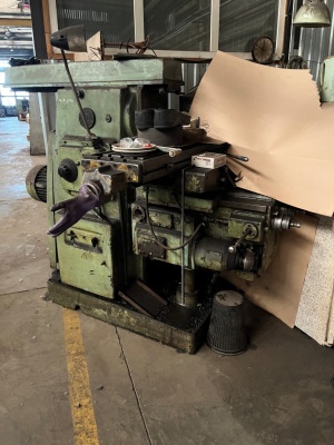 В продаже горизонтально-фрезерный станок 6р82