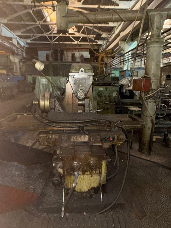 Горизонтально-фрезерный станок 6м83