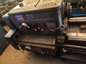 Токарный инструмент 1М63