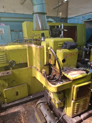 Резьбошлифовальный станок 5822