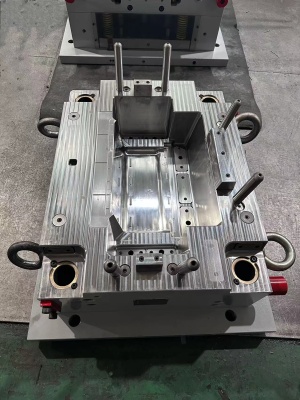 пресс-формы 22 штуки, для литья пластиковых деталей холодильников