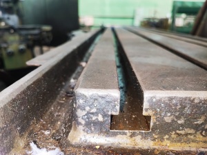 Горизонтально-фрезерный станок 6т83-1