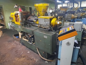 Термопластавтомат де 3327 Ф1