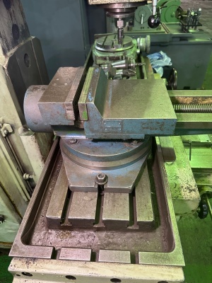 Вертикальный фрезерный станок 6р12