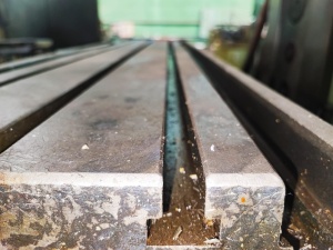 Горизонтально-фрезерный станок 6т83-1