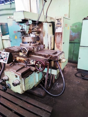 Горизонтально-фрезерный станок 6т82-1 (2352)