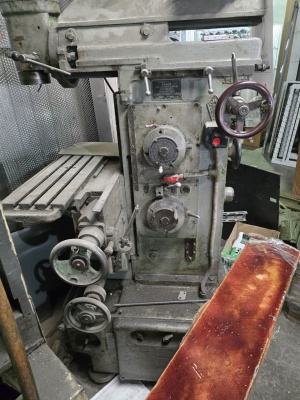 советские станки фрезерный,пресс,заточной
