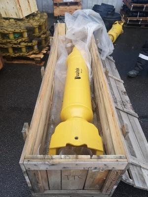 Натяжители гусеничных цепей бульдозеров Komatsu D155A-5