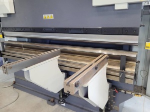 Гидравлический листогибочный пресс с ЧПУ BAYKAL APHS 31440