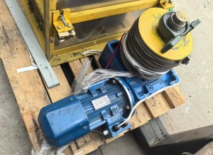 Грузовой подъемник гп50-Ш-3,0 для кафе и складов