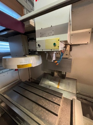 3-х осевой обрабатывающий центр BRIDGEPORT - VMC 560 MACH-ID 9241