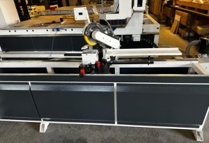 Усозарезной торцовочный двухпильно-сверлильный станок AHC Makina Alu200PRO