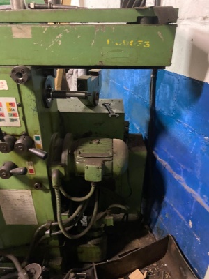 В продаже горизонтально-фрезерный станок UF1-1