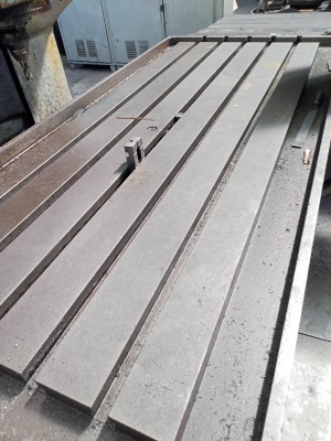 Вертикальный фрезерный станок Увф1