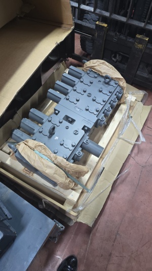 Гидравлический распределительный блок ( Клапанный Блок) #12273859 на LIEBHERR 954 / Новый