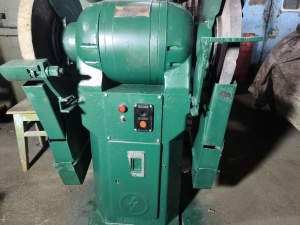 3Б634 Станок точильно-шлифовальный (Наждак) напольный