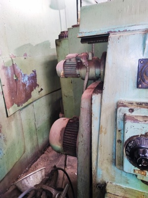 Горизонтально-фрезерный станок 6т82-1 (2352)