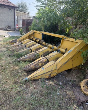Жатка кукурузная NEW holland