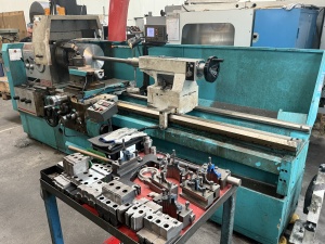 Токарно центровой станок Mexpol - TUB 830B