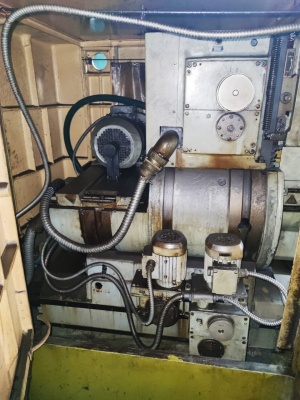 Червячнорезьбошлифовальный станок 5886в