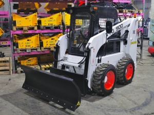 Снежный отвал для мини-погрузчика Bob-Tach, Case, JCB и других