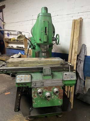 В продаже вертикально-фрезерный станок СФ-1Б