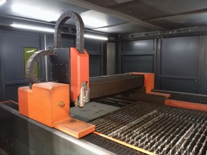 Установка лазерной резки листовых металлов LaserCut Professional M2 FO3015‐4.0, производства ООО «НПО Юнимаш»