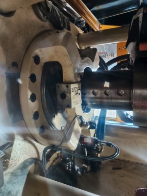 Инжекционно-литьевая машина «HUSKI 225RS65/60»