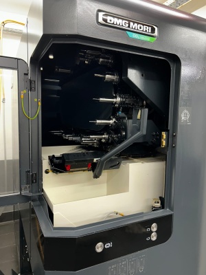 5-осевой вертикальный обрабатывающий центр DMG MORI DMU 50