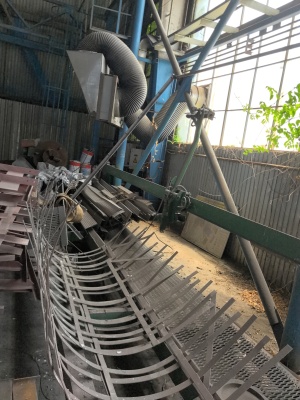 Одностоечный позиционер с роликовыми опорами и сквозным отверстием