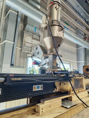 Инжекционно-литьевая машина «HUSKI 225RS65/60»