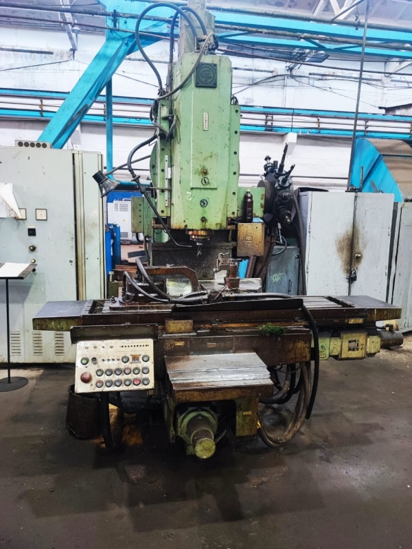 Вертикально-фрезерный станок ГФ2171С5 (2308)