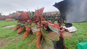 Плуг оборотный полунавесной по(4+1) -40