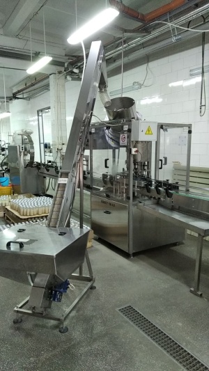 Линия фасовки газированных напитков формат 0,5-1,0-1,5 литра ПЭТ в хорошем рабочем состоянии (без упаковщика)
