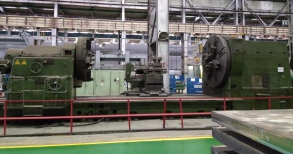 Тяжелый токарный станок 1А676-30