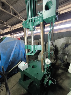 Пресс гидравлический двухстоечный