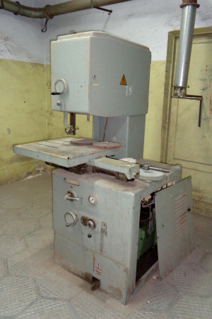 Вертикальный ленточнопильный станок 8Б531