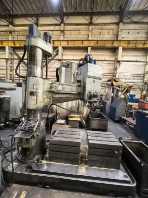 Радиально-сверлильный станок 2М55