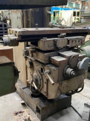 Широкоуниверсальный фрезерный станок 6Т80Ш