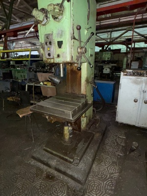 Вертикально-сверлильный станок 2Н135 (1290)