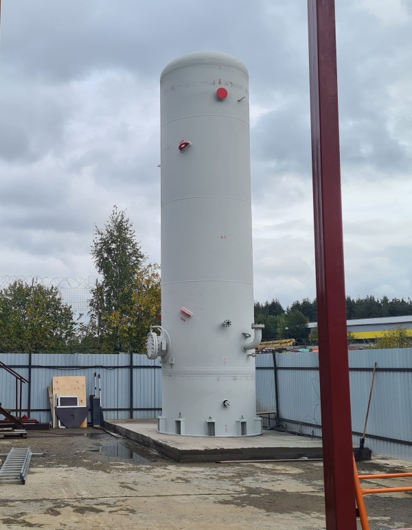 Ресивер водорода стальной. Вместимость: 30 куб. м. Расчетное давление: 3,0 МПа