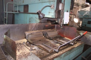 Вертикально-фрезерный станок УВФ-1 с ЧПУ