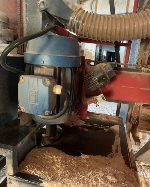 Углопильный станок strojcad UH 500