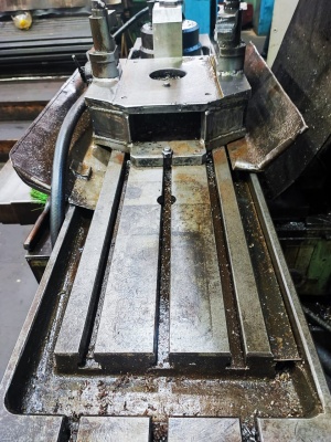 Вертикально-фрезерный станок ГФ2171С5 (2308)