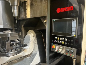 Huron UMILL 6 Вертикальный 5-ти осевой центр