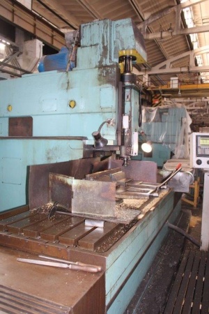 Вертикально-фрезерный станок УВФ-1 с ЧПУ