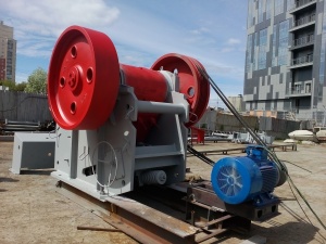 Щековая дробилка СМД-110А