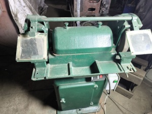 Станок точильно-шлифовальный (наждак)