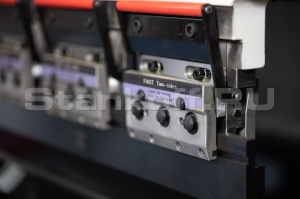 Гидравлический листогибочный пресс PPE40/1250