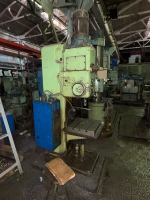 Вертикально-сверлильный станок 2Н135 (1290)